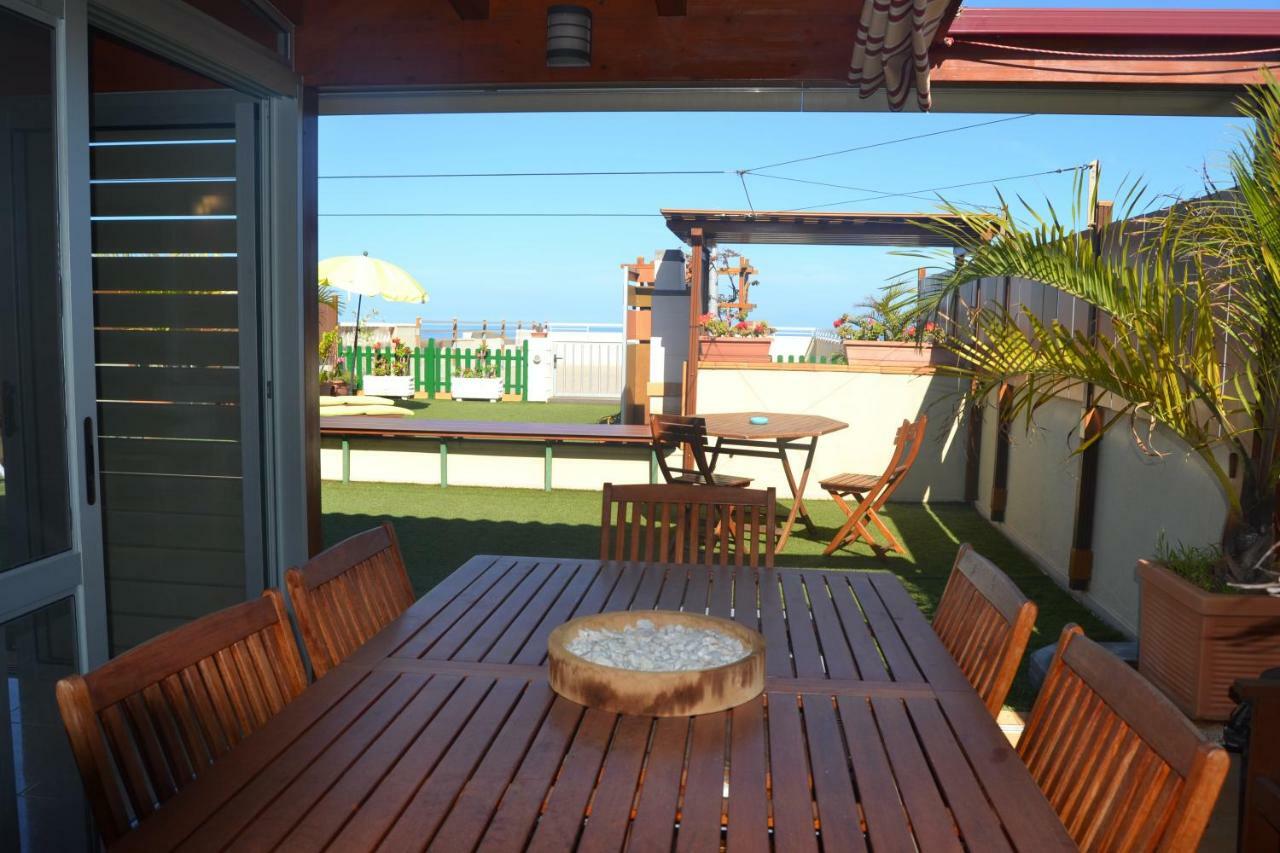 Apartamento Vacacional Relax Frente Al Mar カンデラリア エクステリア 写真